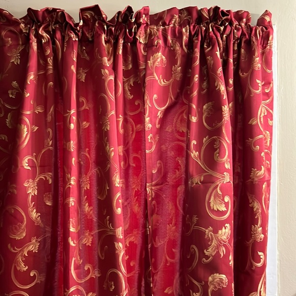 JCP drapes burgundy paisley pattern size 40x84 next to new - Picture 1 of 4